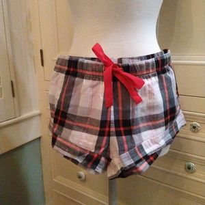 Victoria's Secret Pajama Shorts Black/Red  Plaid Sz XS 57% Cotton 41% Modal